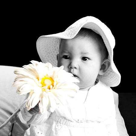 maya BW daisy2